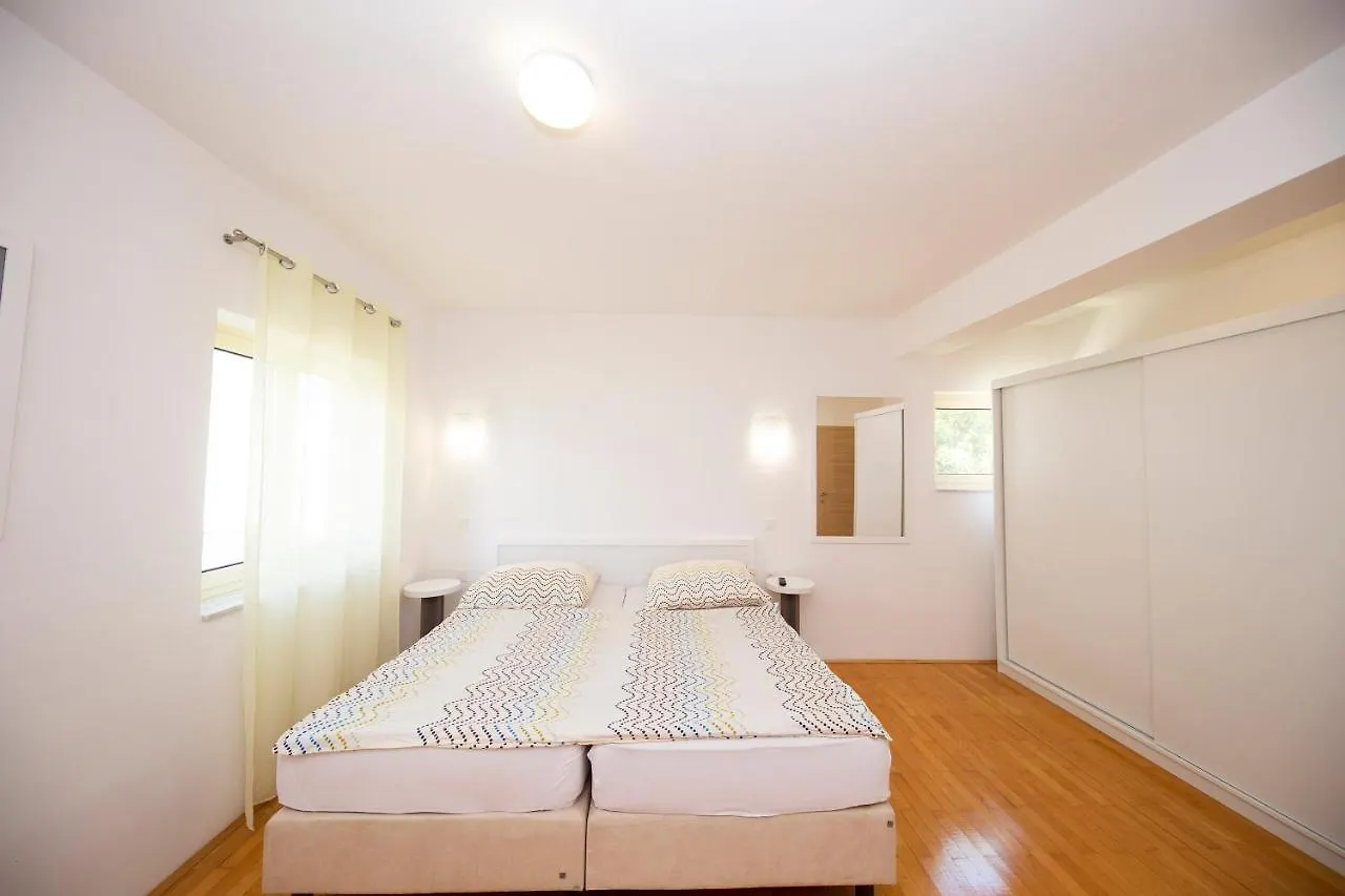 Apartment Villa Francesca Starigrad Paklenica